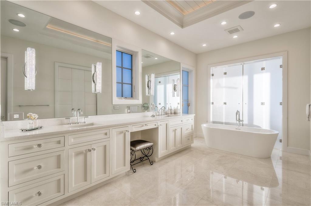 OYSTER BAY - Residential