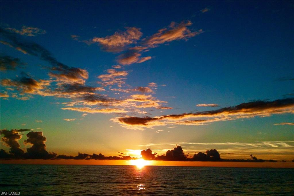 BAREFOOT BEACH - Residential