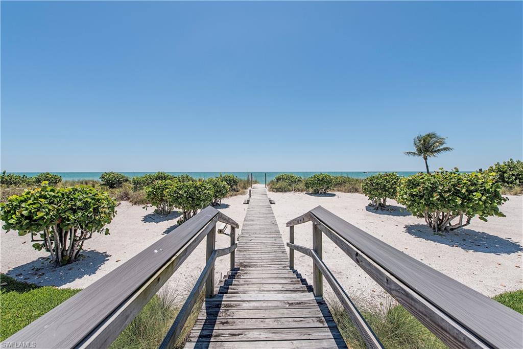 BAREFOOT BEACH - Residential