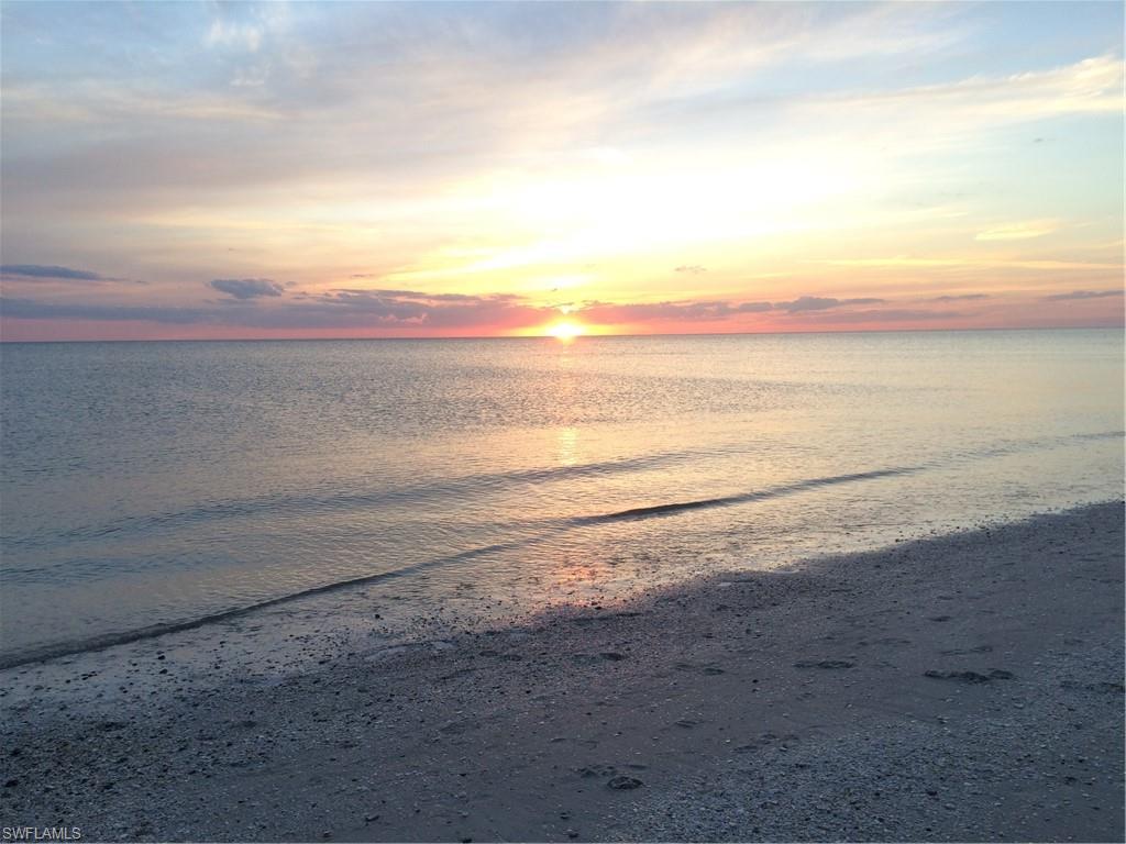 BAREFOOT BEACH - Residential