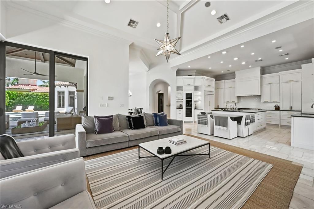 BAY COLONY SHORES - Residential