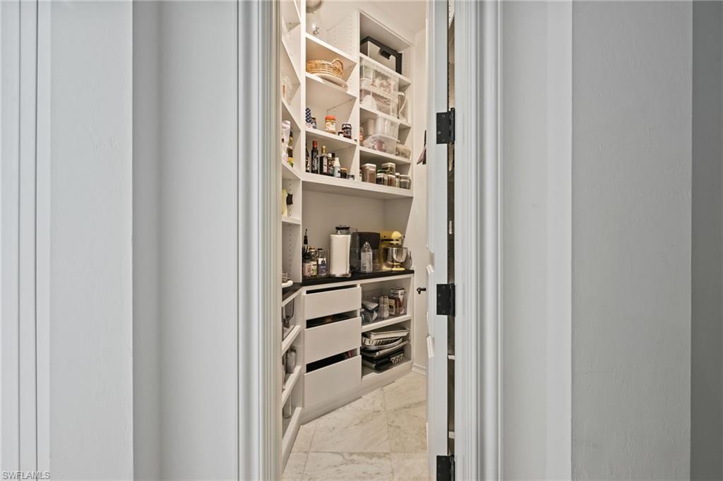 BAY COLONY SHORES - Residential