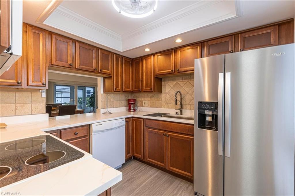 GLADES COUNTRY CLUB - Residential