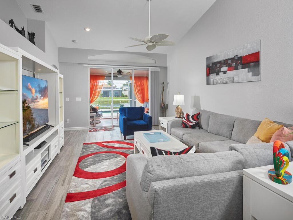 IBIS COVE - Residential