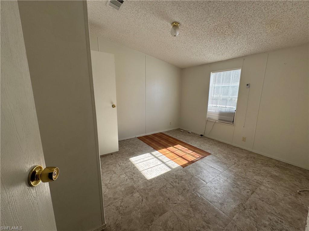 HORSESHOE ACRES - Residential