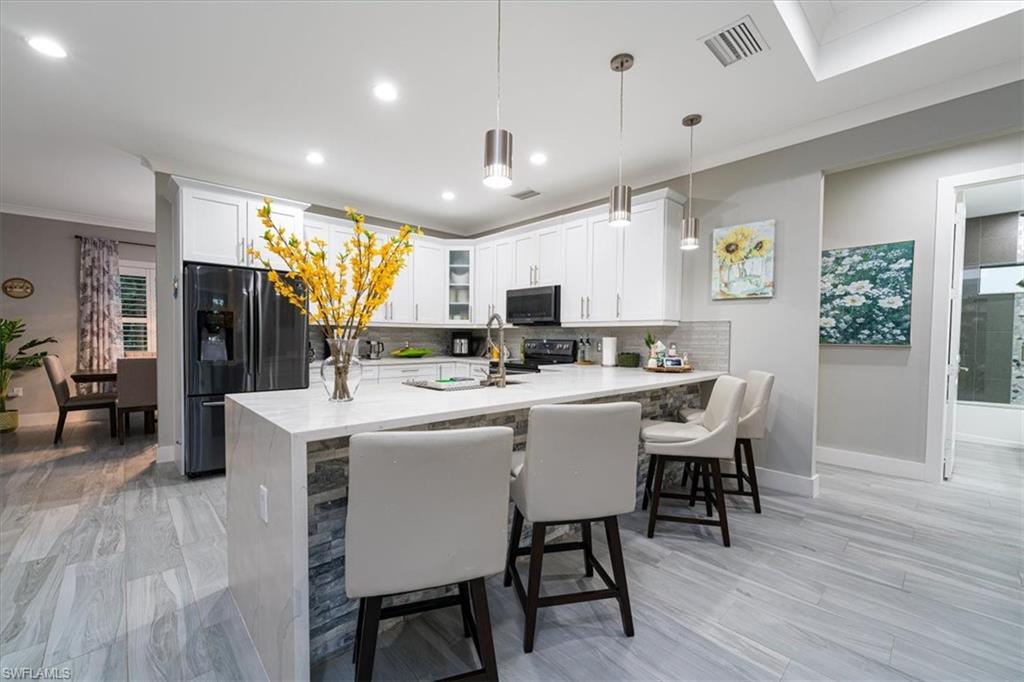 GOLDEN GATE ESTATES - Residential