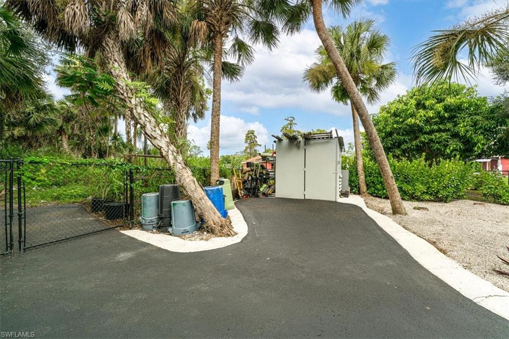 GOLDEN GATE ESTATES - Residential