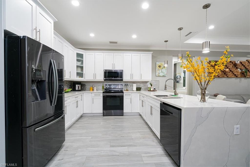 GOLDEN GATE ESTATES - Residential