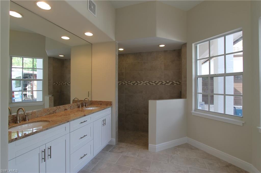 WILSHIRE LAKES - Residential