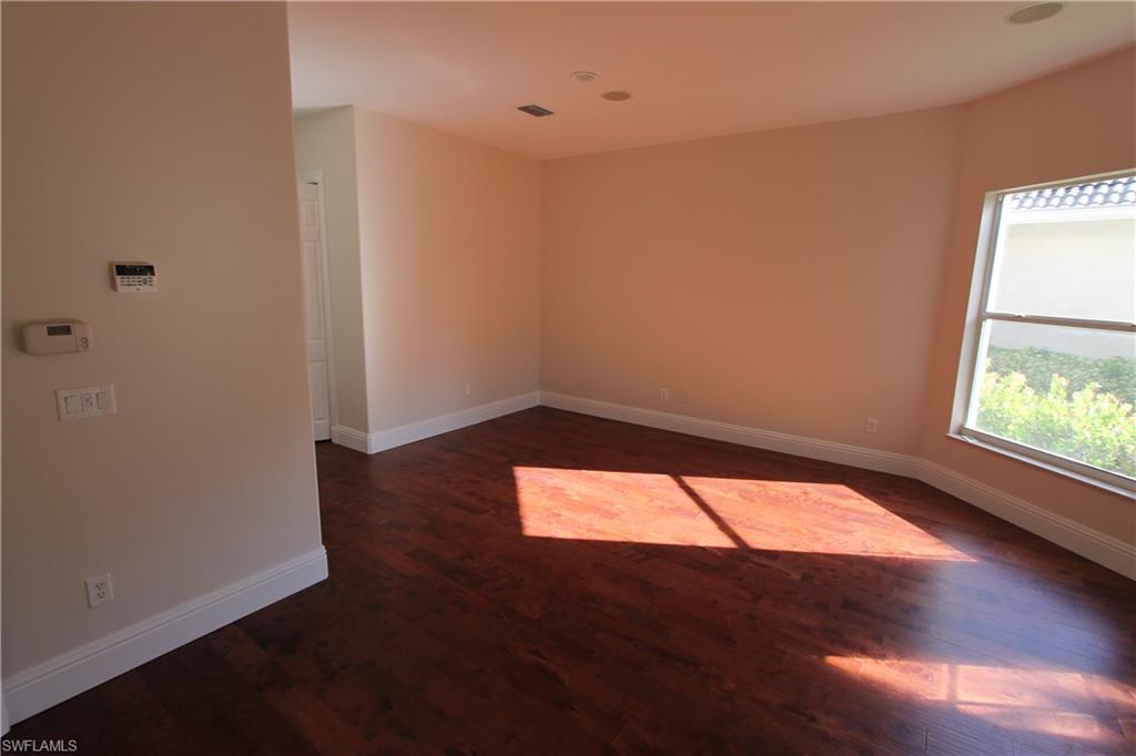 WILSHIRE LAKES - Residential