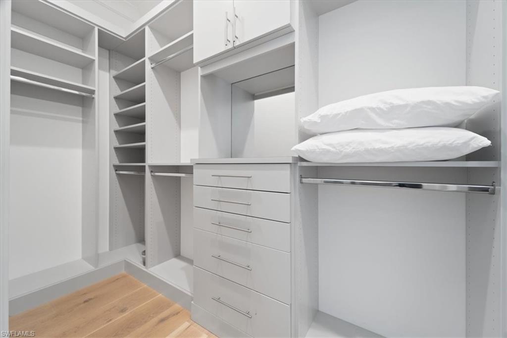 PARK SHORE - Residential