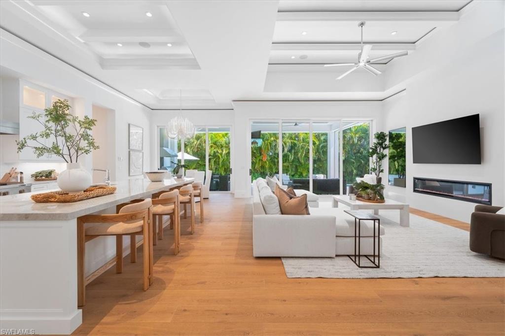 PARK SHORE - Residential