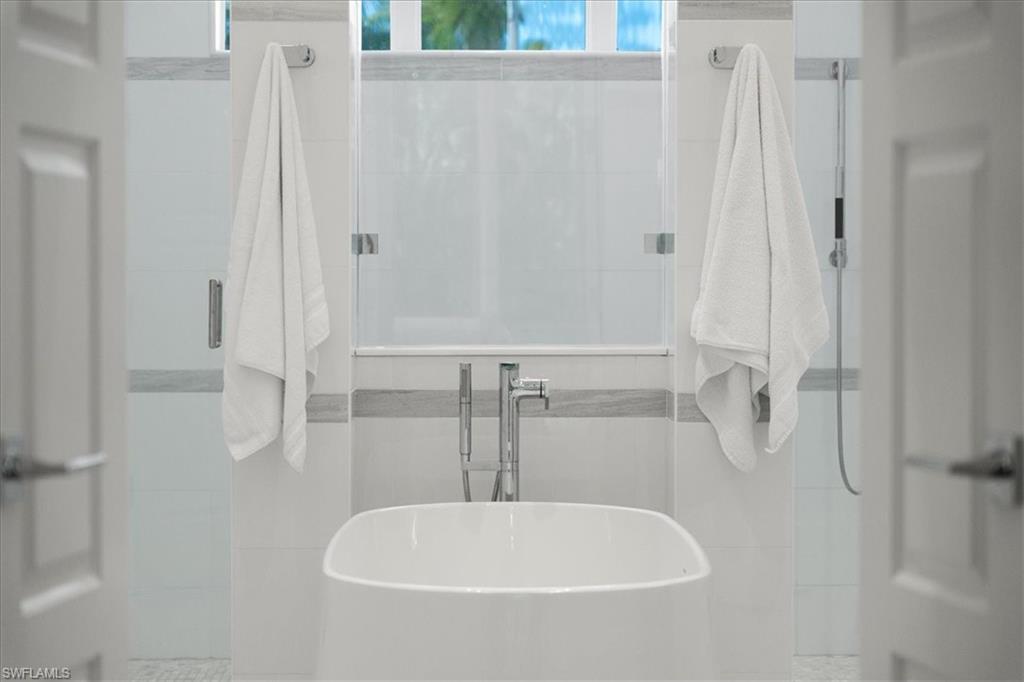 PARK SHORE - Residential