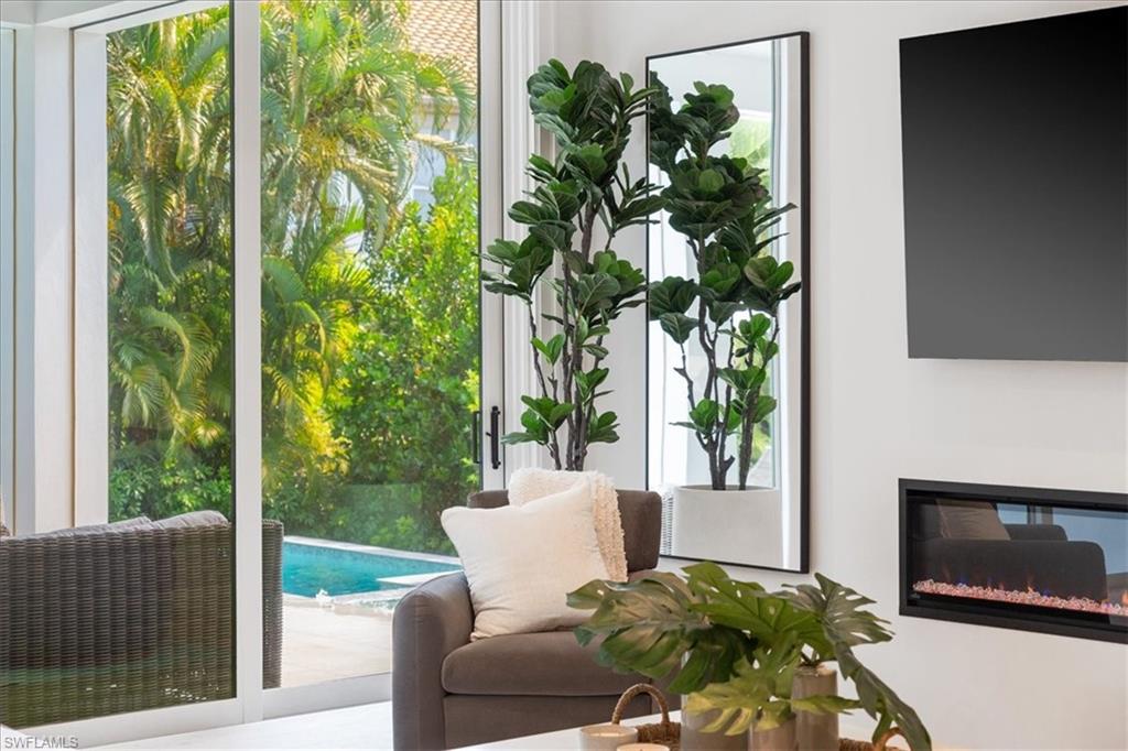 PARK SHORE - Residential