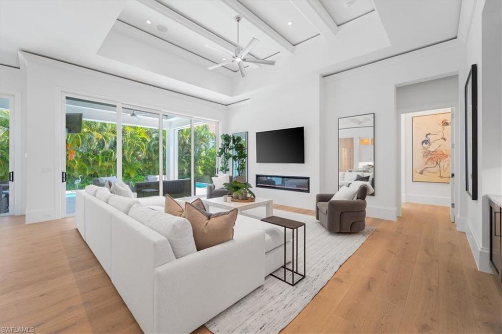 PARK SHORE - Residential