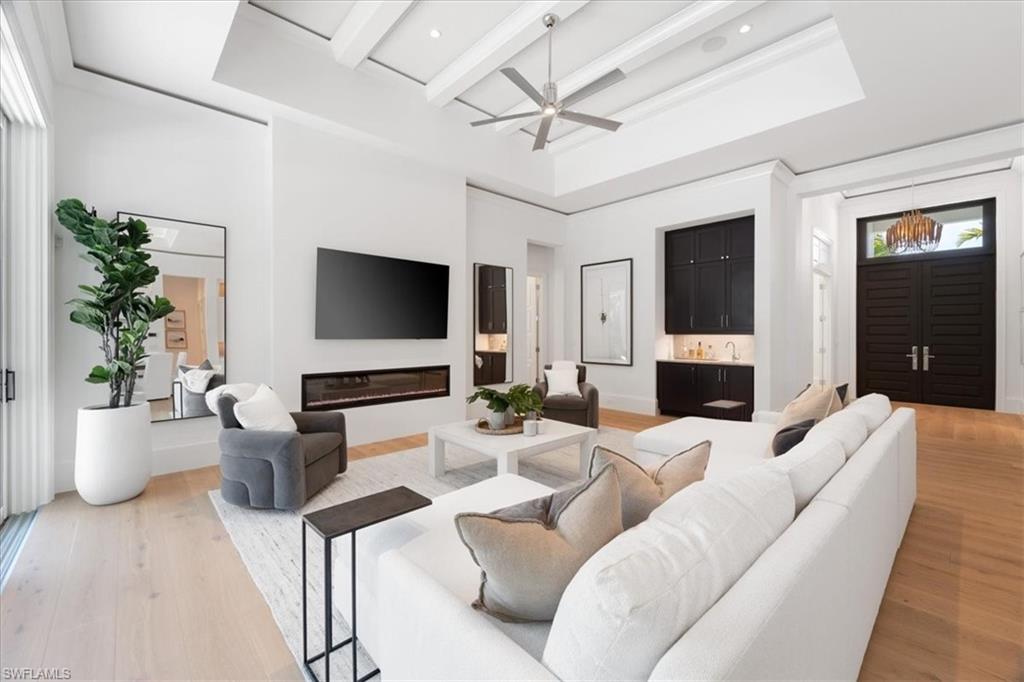 PARK SHORE - Residential