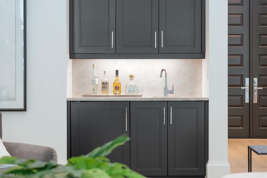 PARK SHORE - Residential