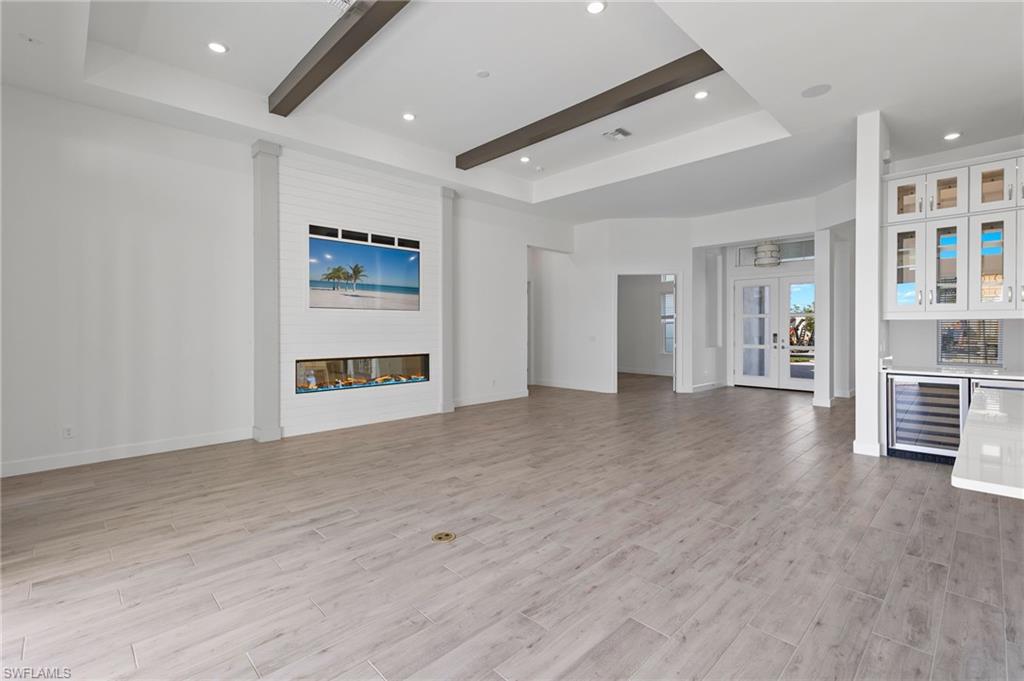 ESPLANADE LAKE CLUB - Residential