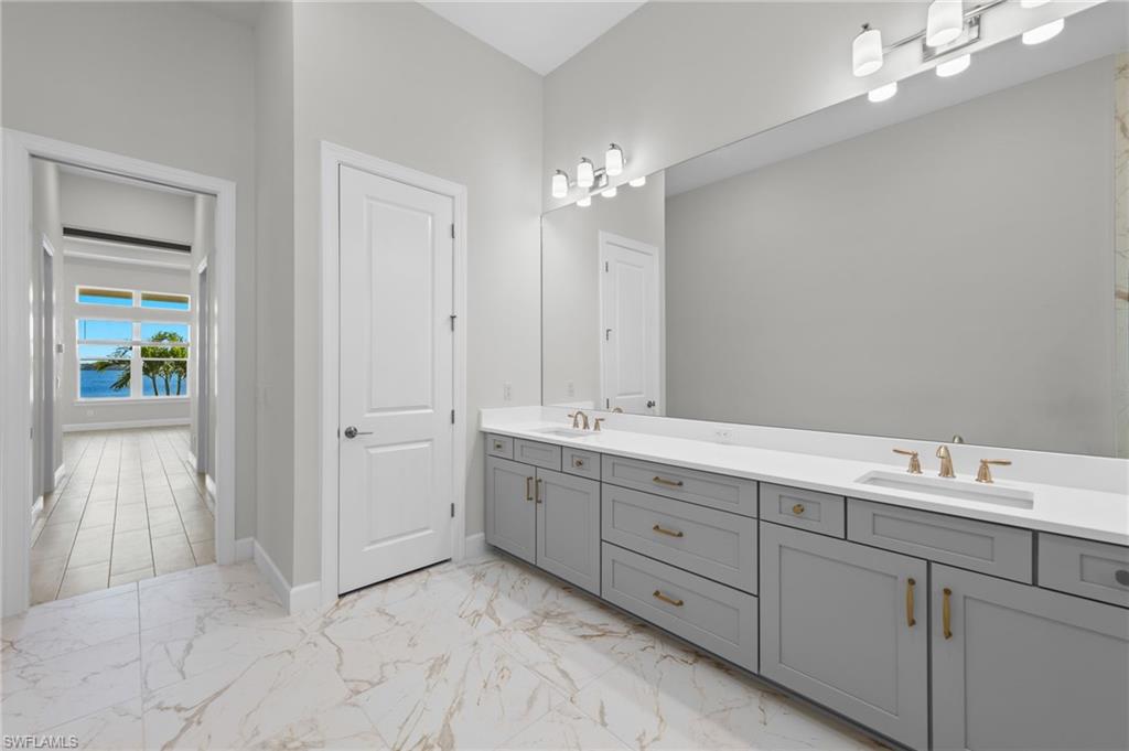 ESPLANADE LAKE CLUB - Residential