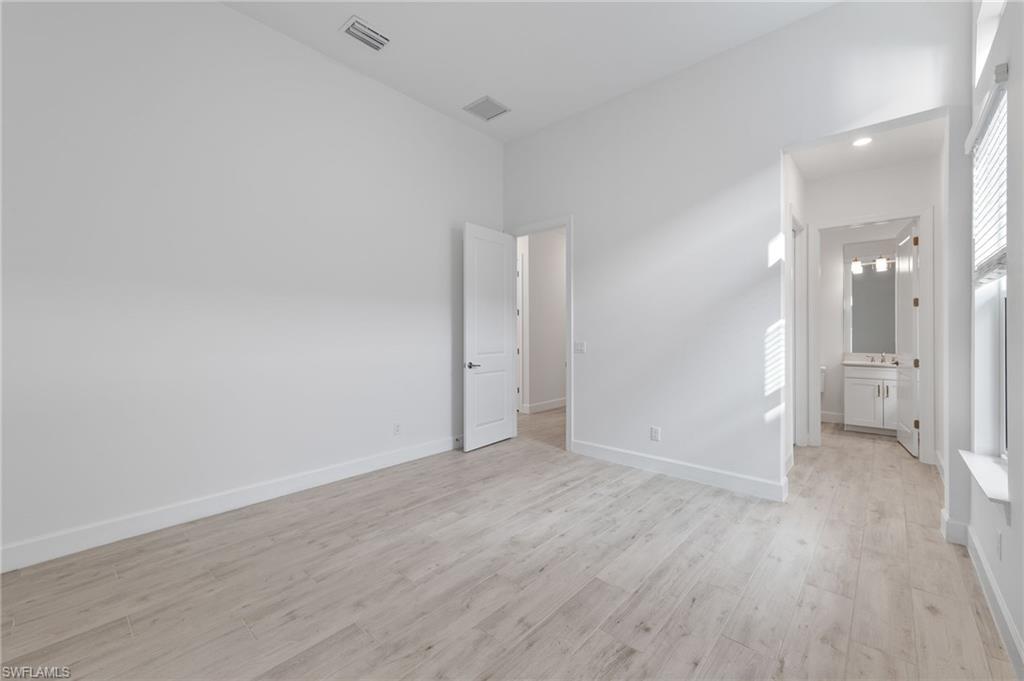 ESPLANADE LAKE CLUB - Residential