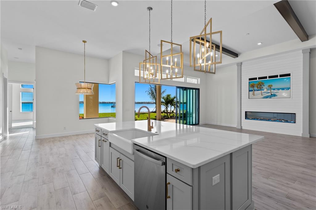 ESPLANADE LAKE CLUB - Residential