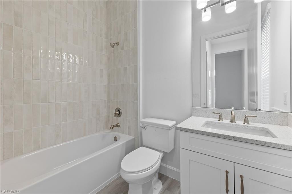 ESPLANADE LAKE CLUB - Residential