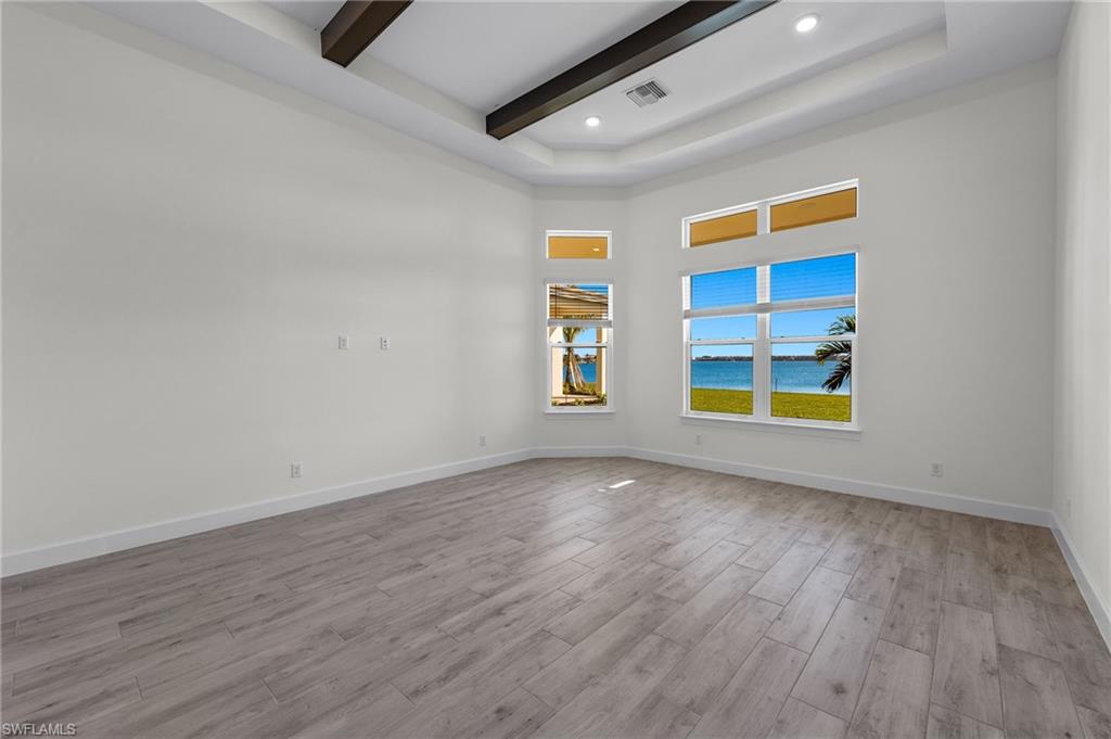 ESPLANADE LAKE CLUB - Residential