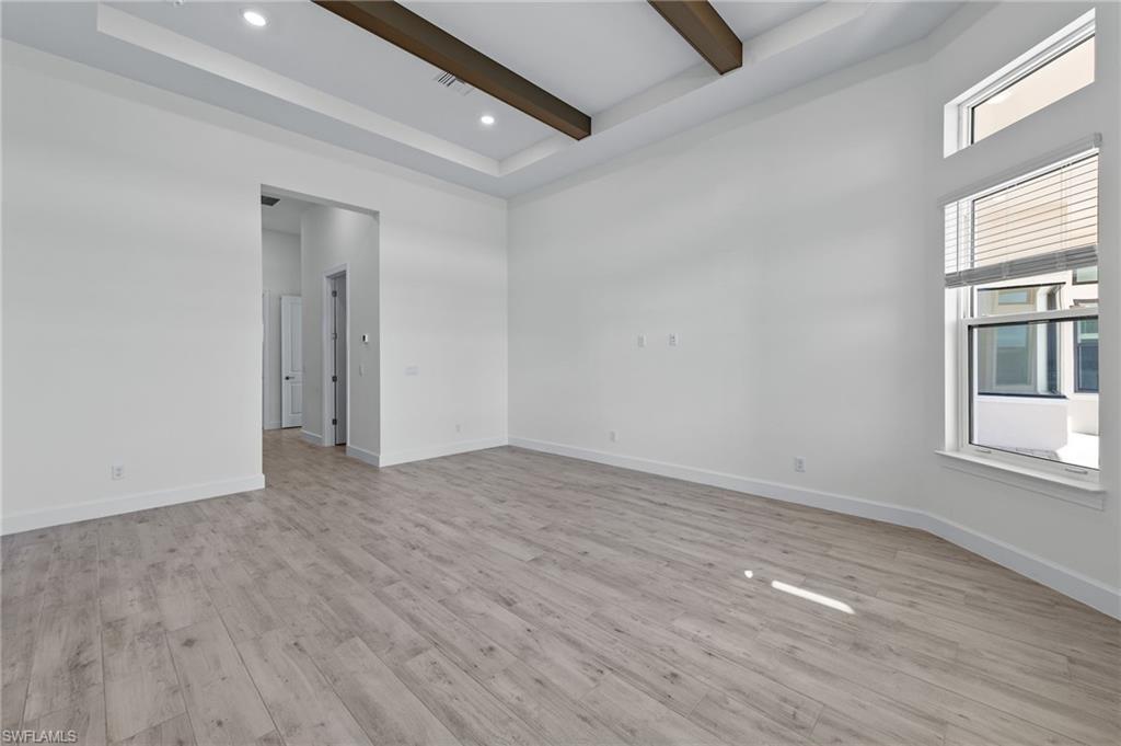 ESPLANADE LAKE CLUB - Residential