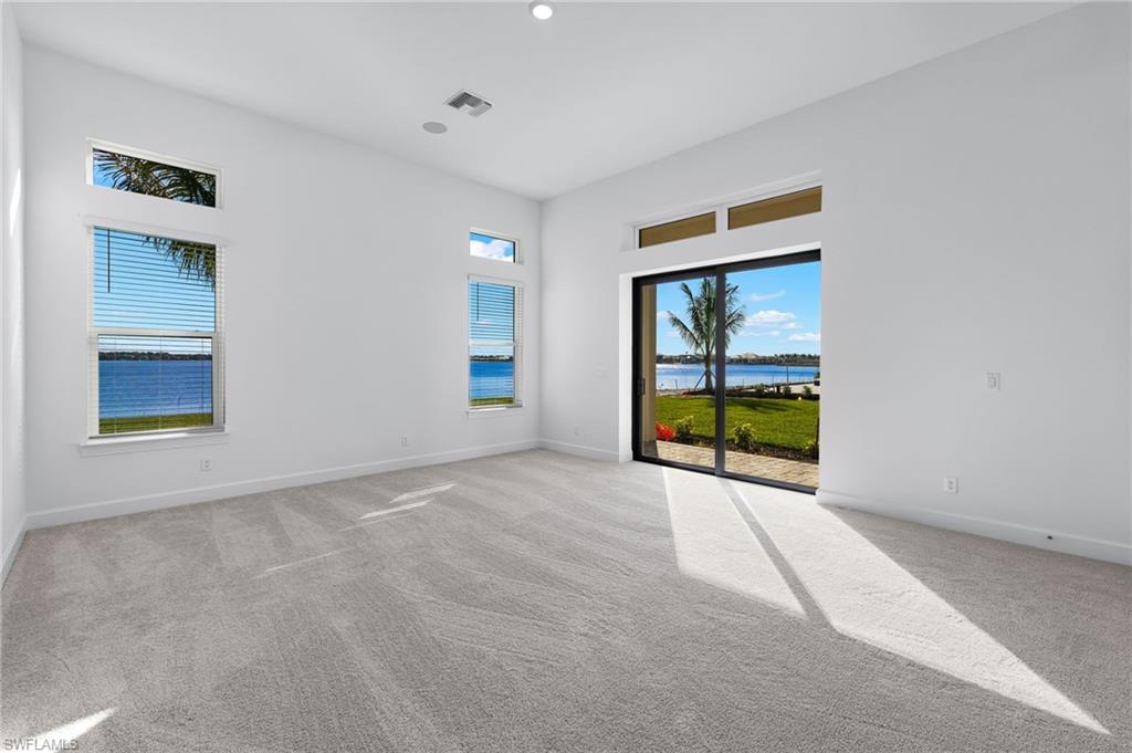 ESPLANADE LAKE CLUB - Residential