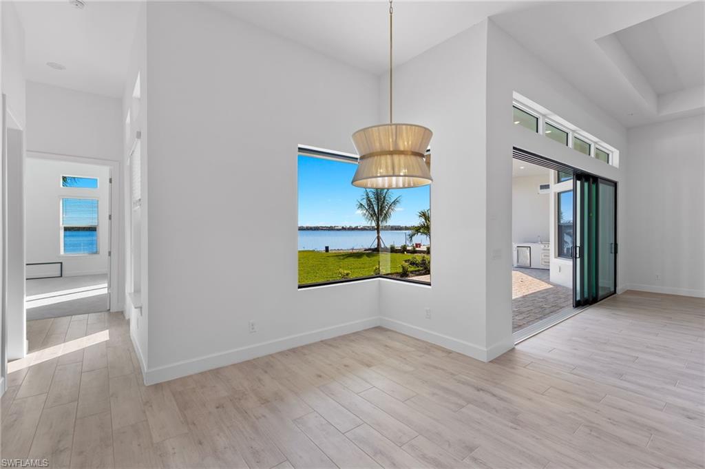 ESPLANADE LAKE CLUB - Residential