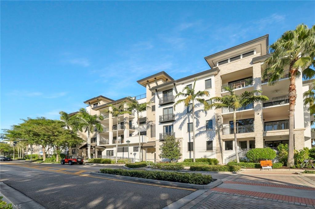 NAPLES SQUARE - Residential