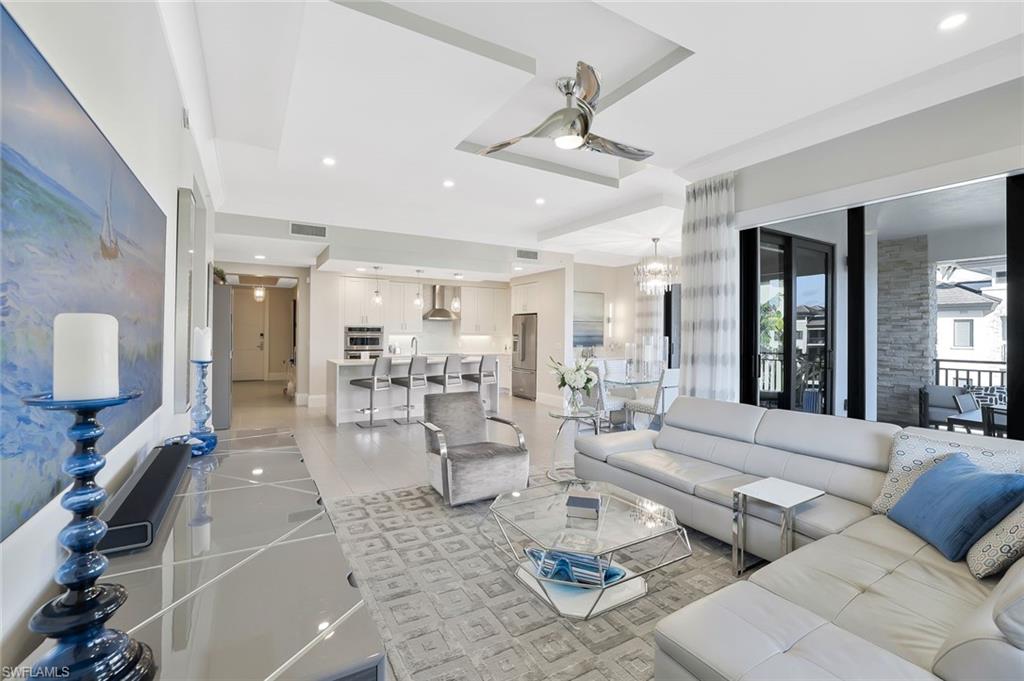 NAPLES SQUARE - Residential