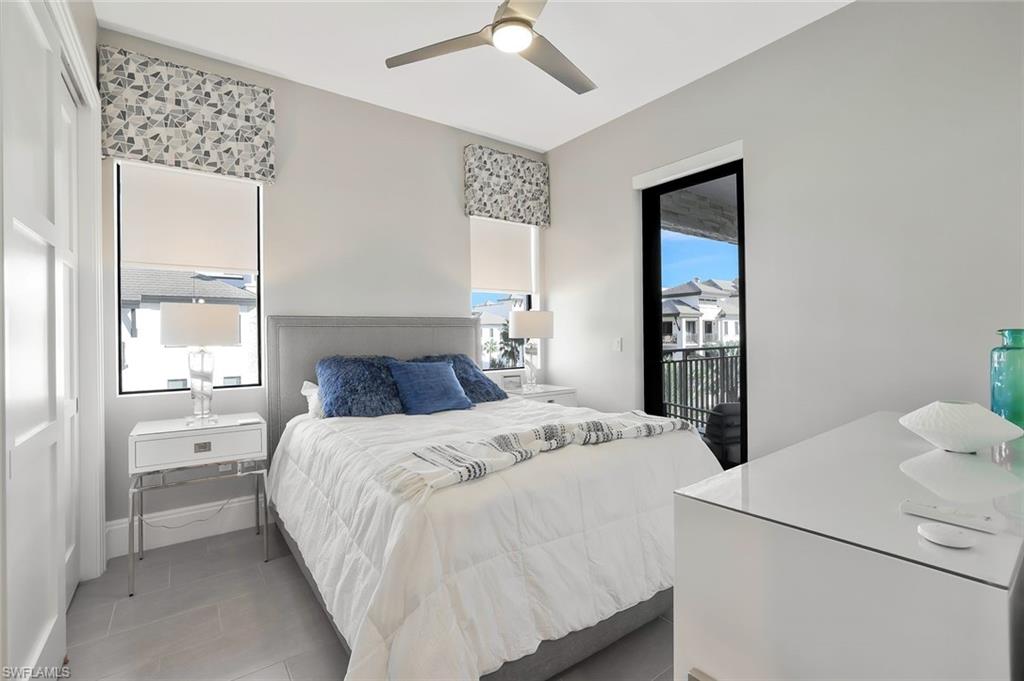 NAPLES SQUARE - Residential