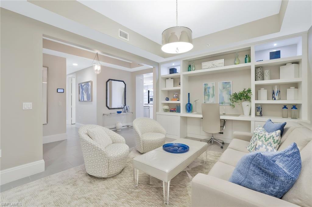 NAPLES SQUARE - Residential