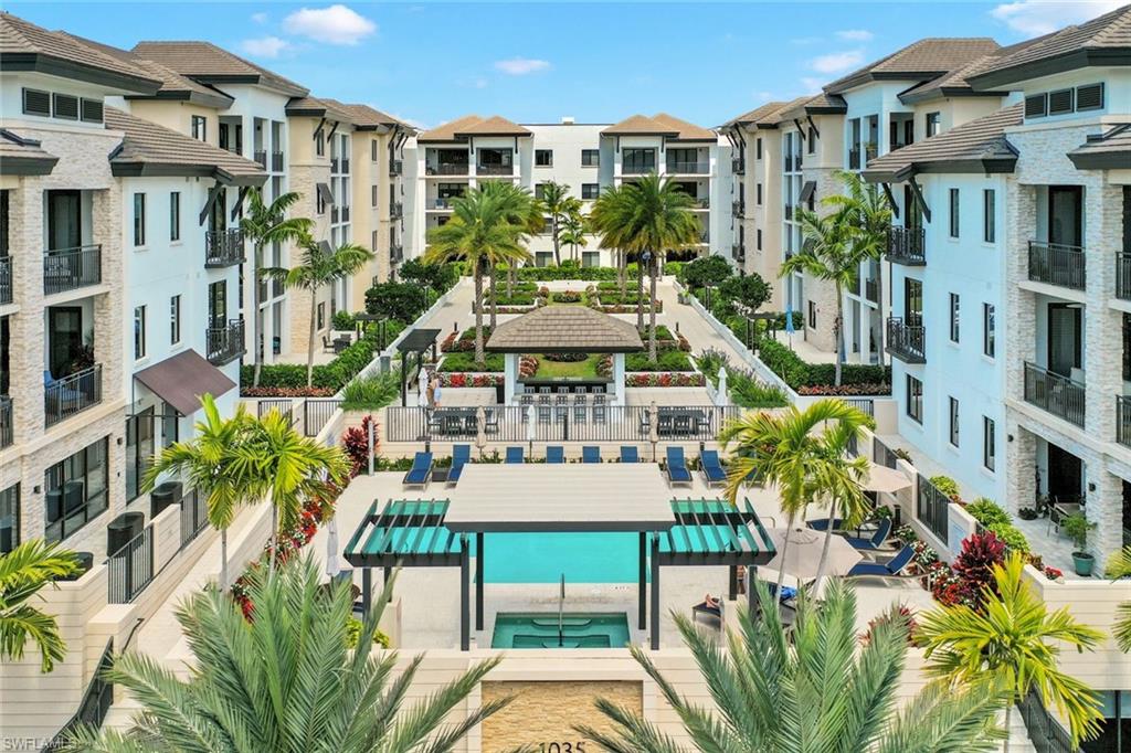 NAPLES SQUARE - Residential