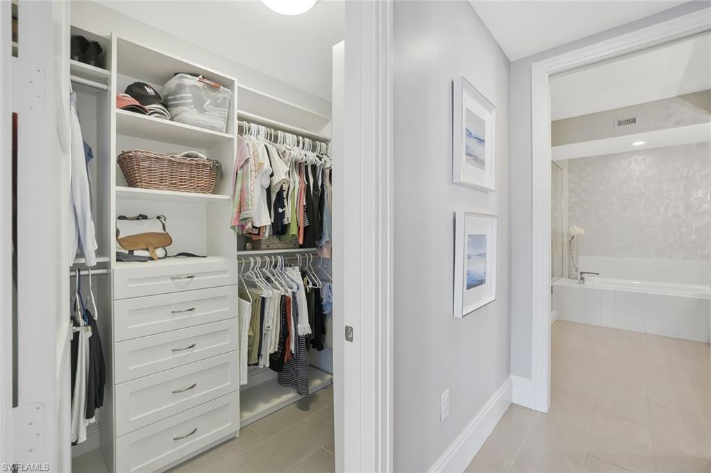 NAPLES SQUARE - Residential