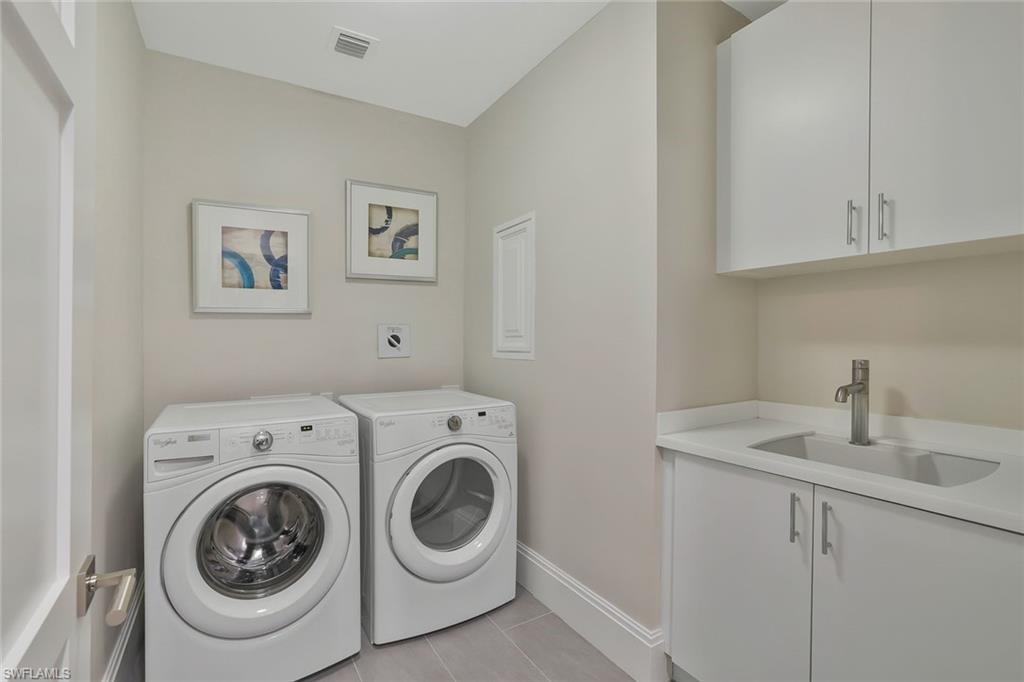 NAPLES SQUARE - Residential