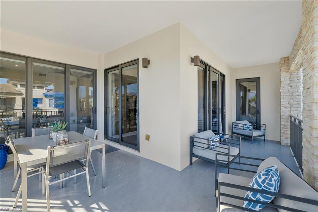 NAPLES SQUARE - Residential