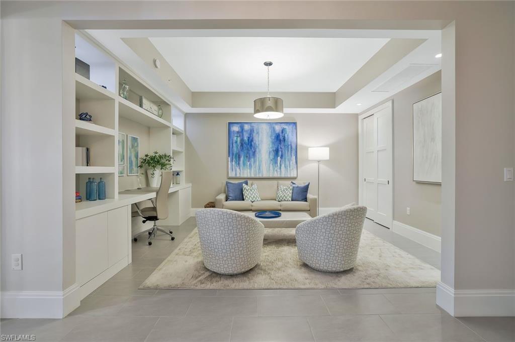 NAPLES SQUARE - Residential