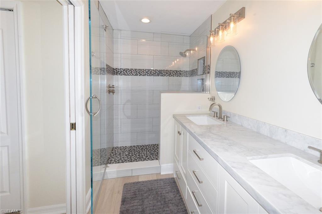 LAKESIDE GREEN - Residential