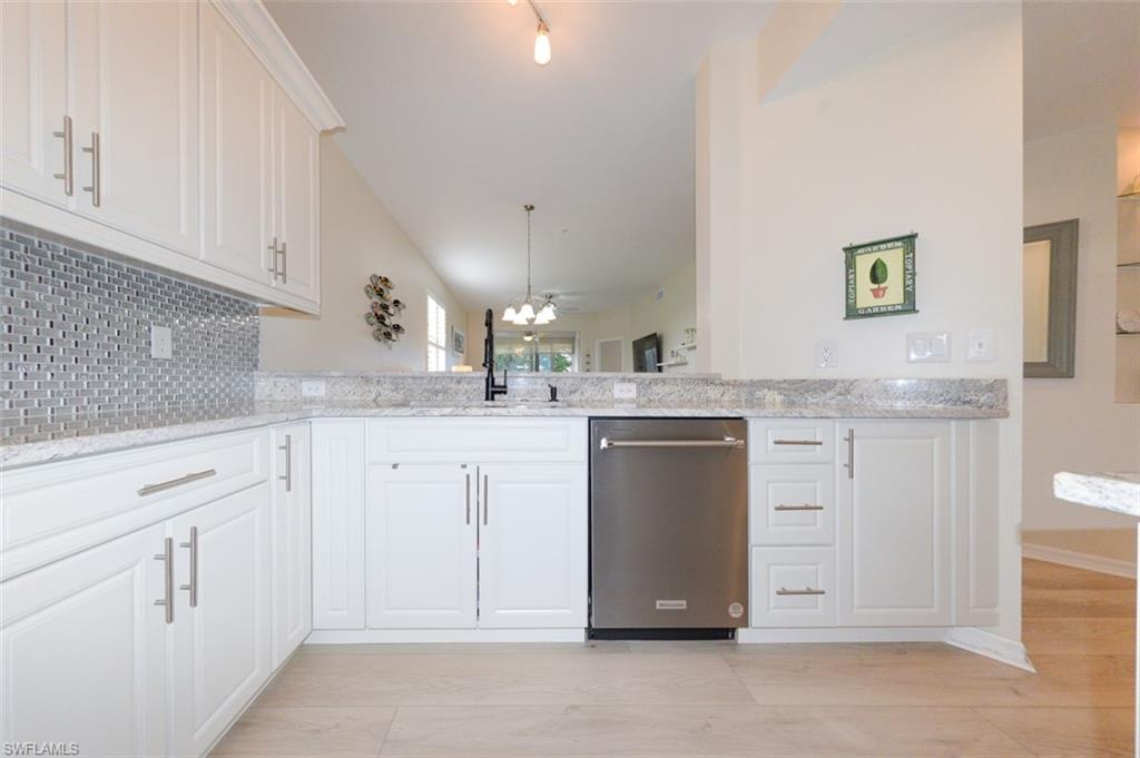 LAKESIDE GREEN - Residential