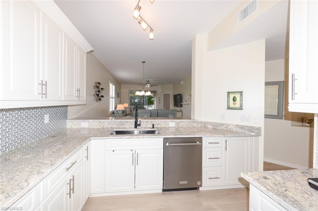 LAKESIDE GREEN - Residential