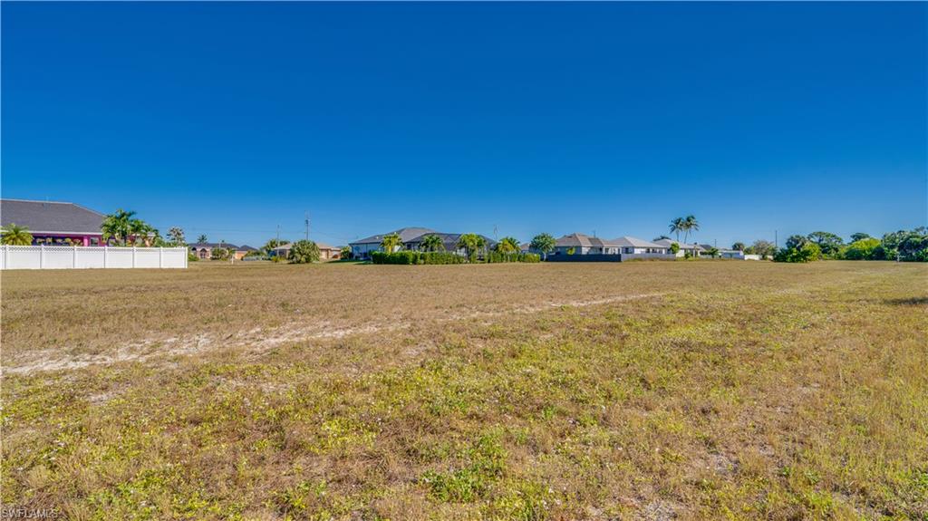 CAPE CORAL - Land