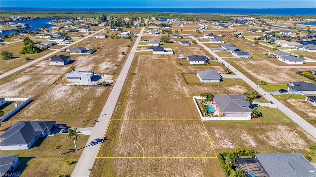 CAPE CORAL - Land