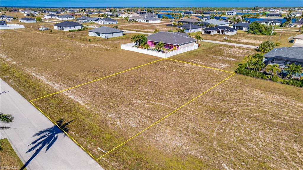 CAPE CORAL - Land