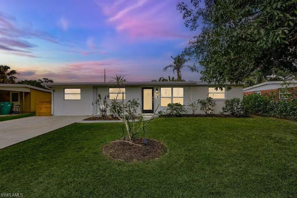 Photo of 1303 Delmar LN, NAPLES, FL 34104 (MLS # 226013447)