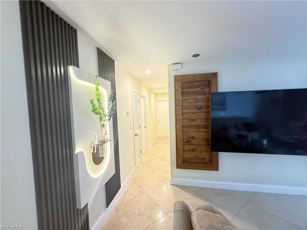 NAPLES SOUTH - Residential