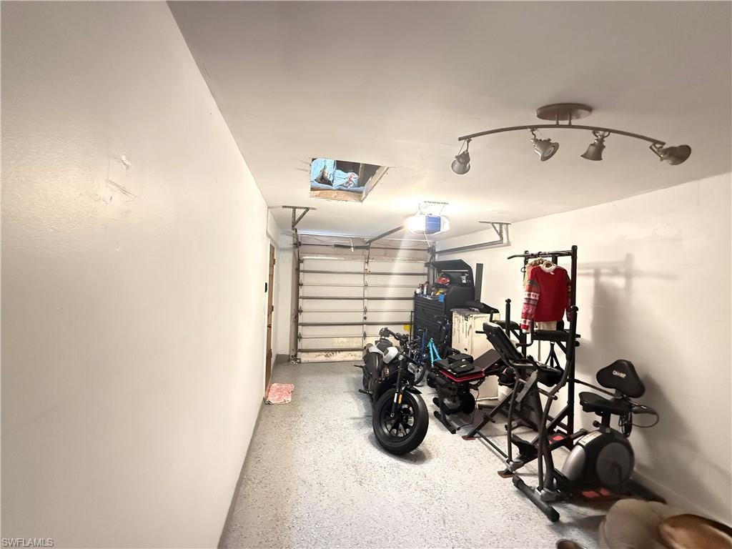 NAPLES SOUTH - Residential