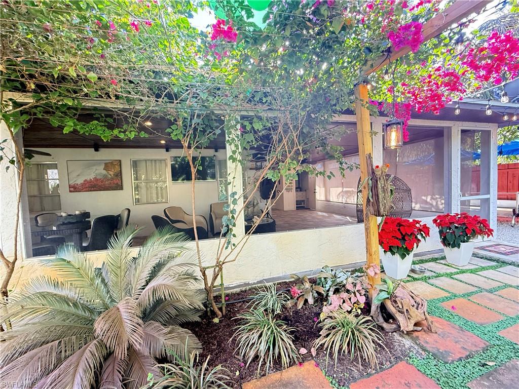 NAPLES SOUTH - Residential