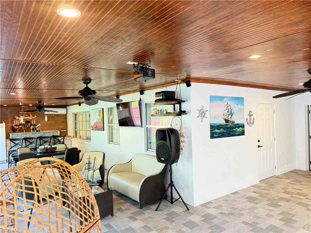 NAPLES SOUTH - Residential